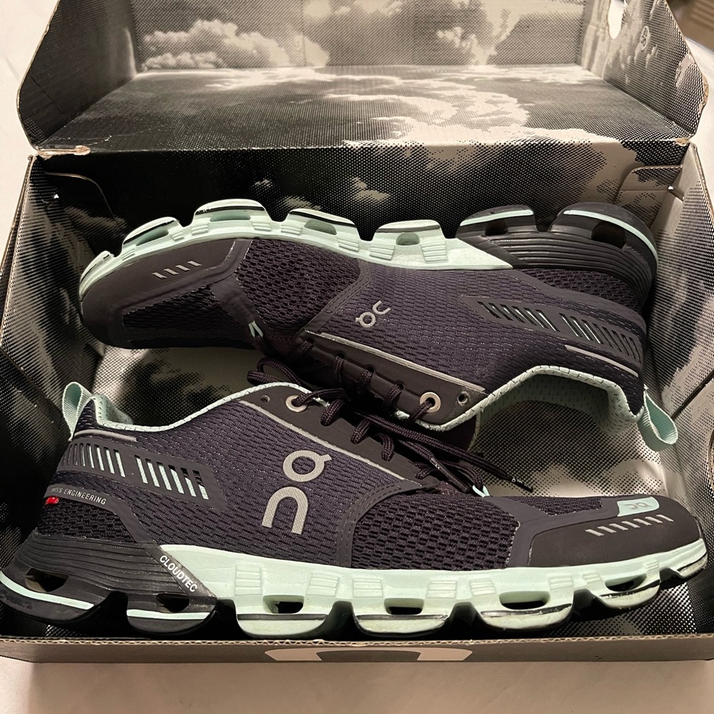 ON Cloudflyer running - women’s